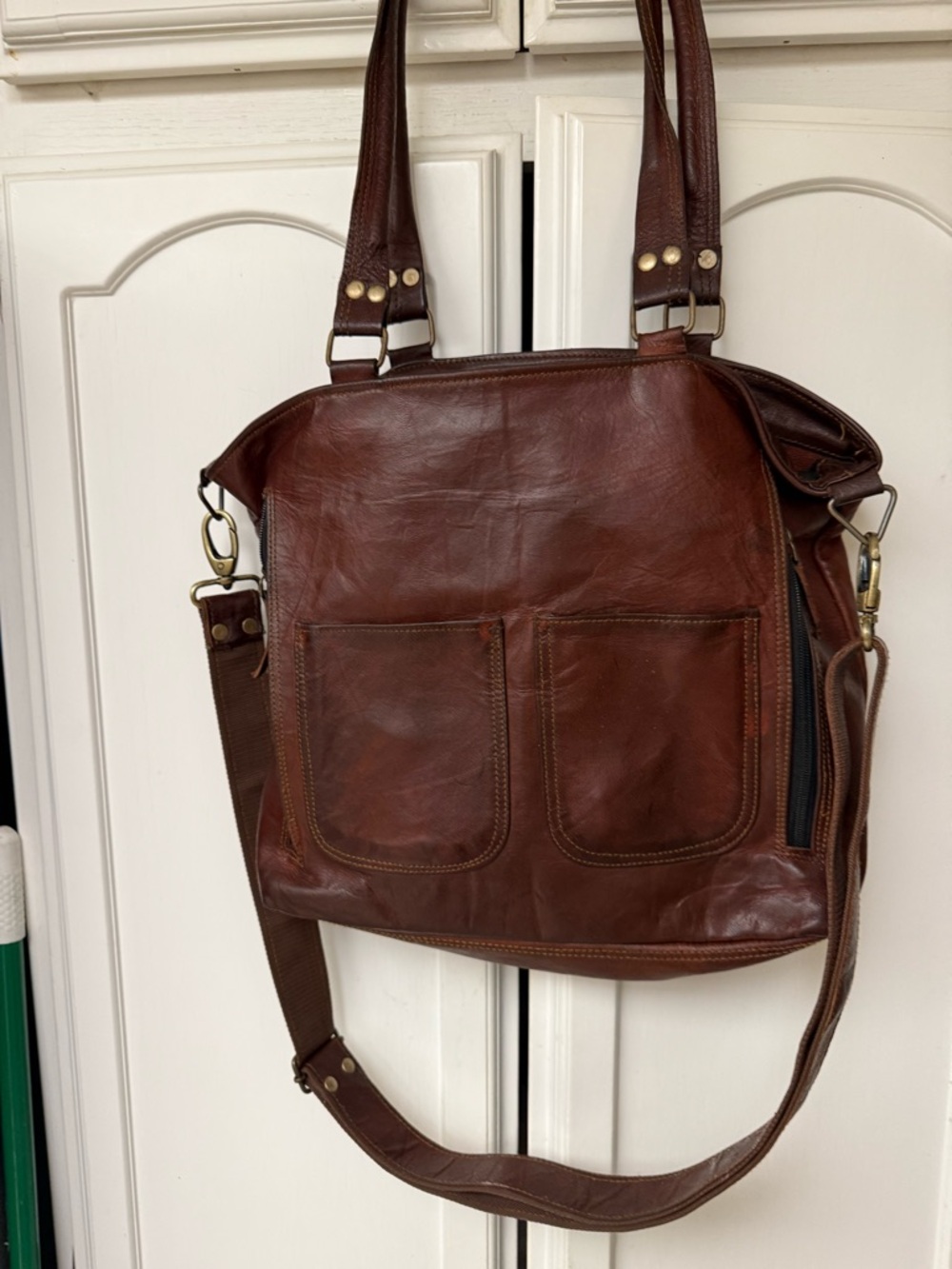 Classic Brown Leather Shoulder Tote Bag with Dual Front Pockets